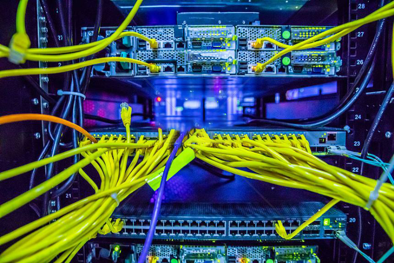 安防監(jiān)控項目 中，挑選交換機需要注意什么？