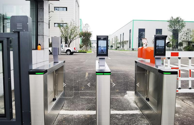 改變傳統通道門禁弊端，制造工廠應選用RFID門禁系統